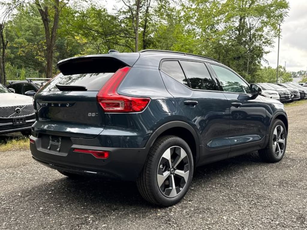 New 2026 Volvo XC40 B5 Plus SUV