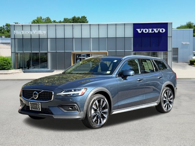 Used 2026 Volvo V60 Cross Country B5 Ultra Wagon