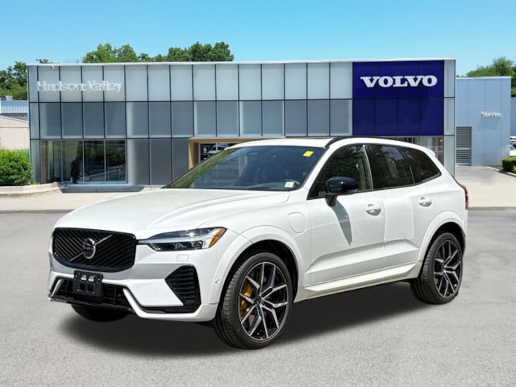 New 2026 Volvo XC60 plug-in hybrid T8 Polestar Engineered SUV
