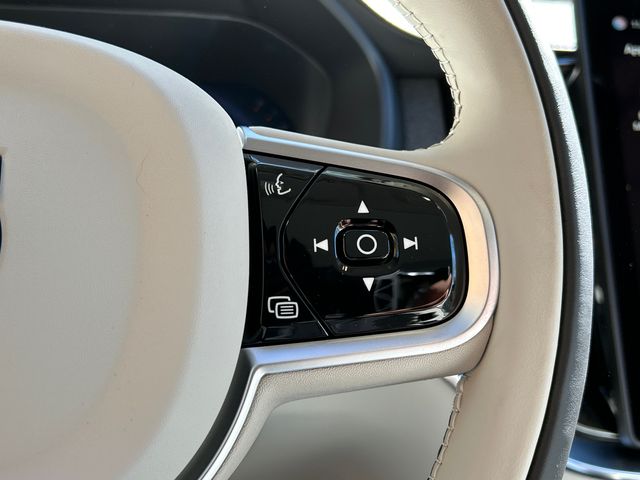 2026 Volvo XC90 Ultra - Photo 13
