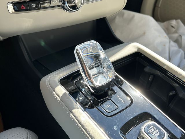 2026 Volvo XC90 Ultra - Photo 16