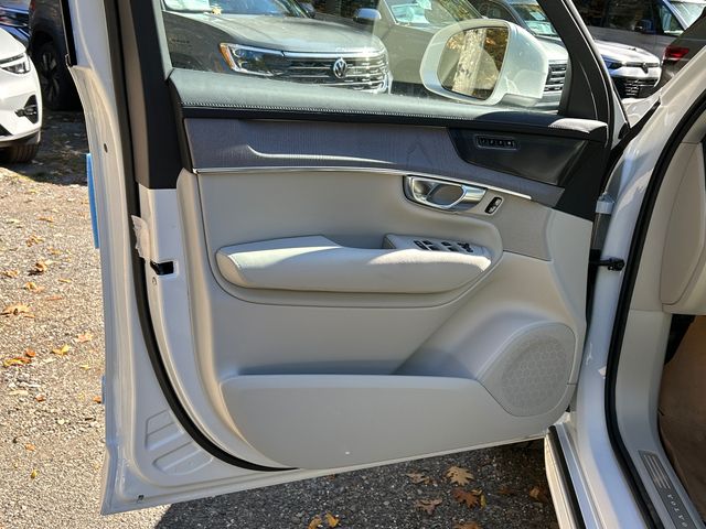 2026 Volvo XC90 Ultra - Photo 9