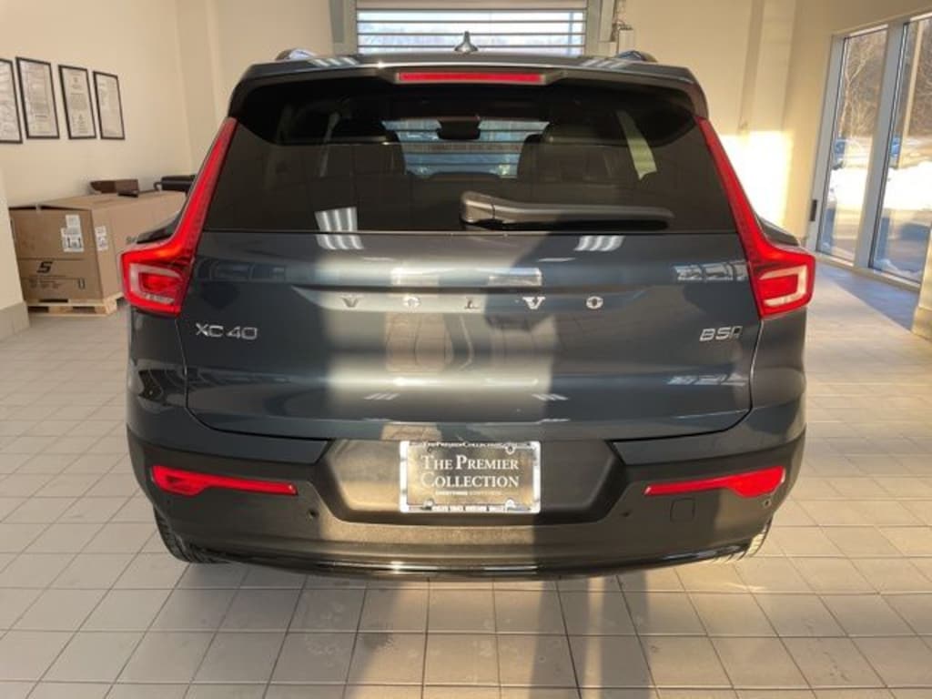 Used 2026 Volvo XC40 B5 Plus SUV