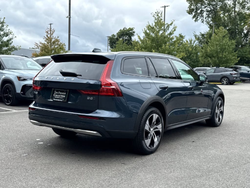 Certified 2025 Volvo V60 Cross Country B5 Plus Wagon