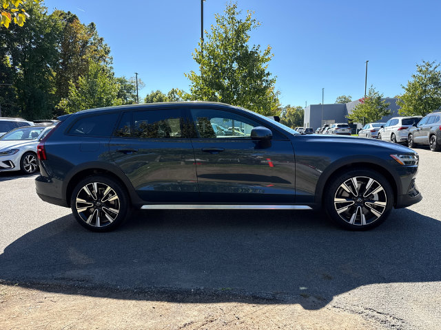 Used 2026 Volvo V60 Cross Country B5 Ultra Wagon