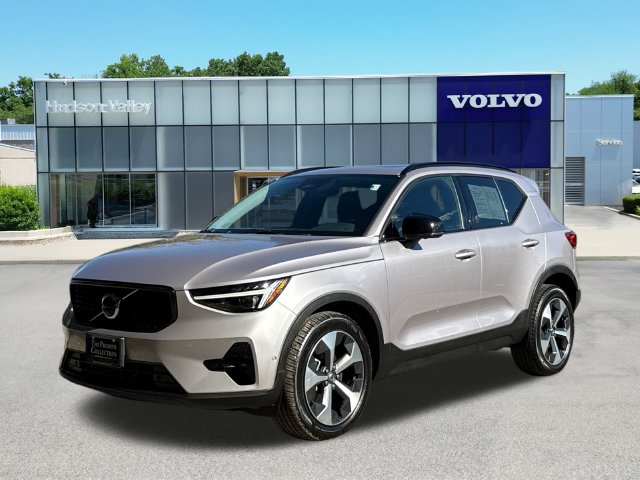 2026 Volvo XC40