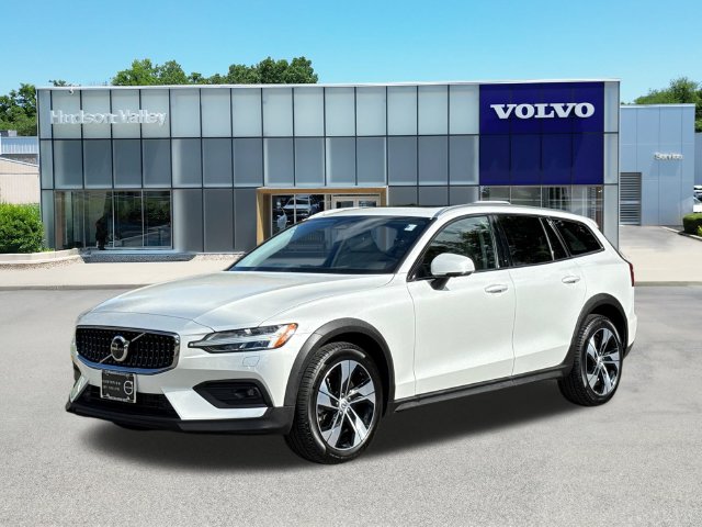 Certified 2025 Volvo V60 Cross Country B5 Plus Wagon