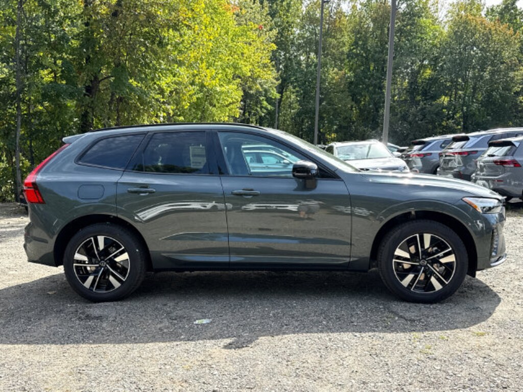 New 2027 Volvo XC60 B5 Core SUV