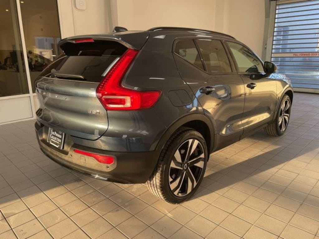 Used 2026 Volvo XC40 B5 Plus SUV