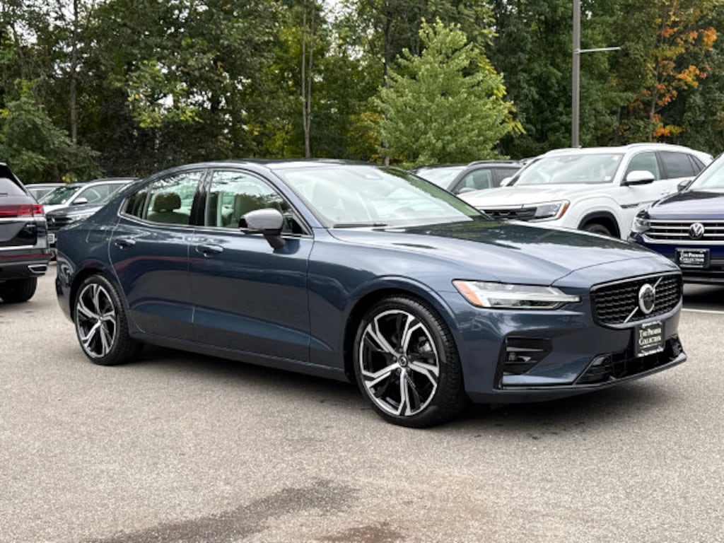Used 2024 Volvo S60 B5 Core Dark Sedan