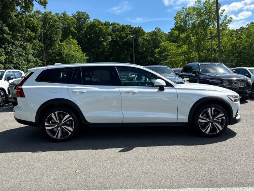 Used 2025 Volvo V60 Cross Country B5 Plus Wagon
