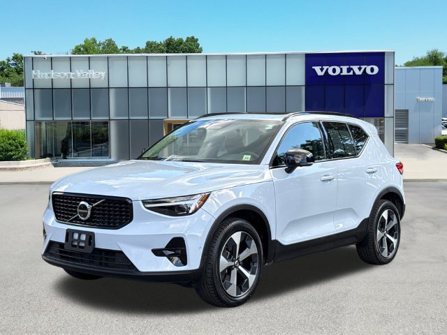Certified 2026 Volvo XC40 B5 Plus SUV