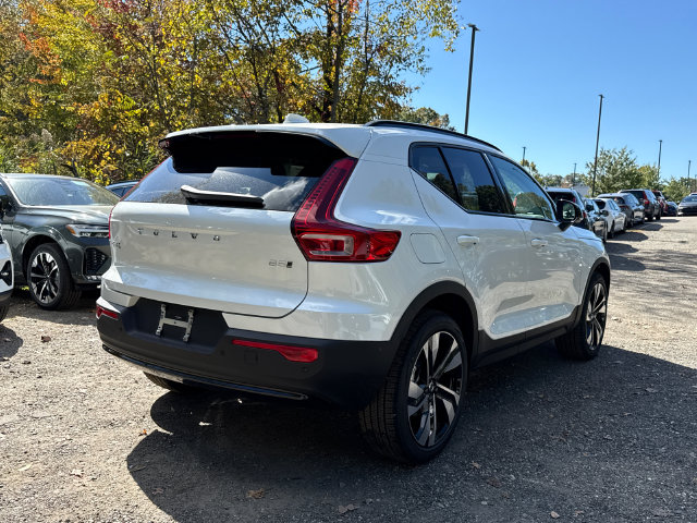 New 2026 Volvo XC40 B5 Ultra SUV