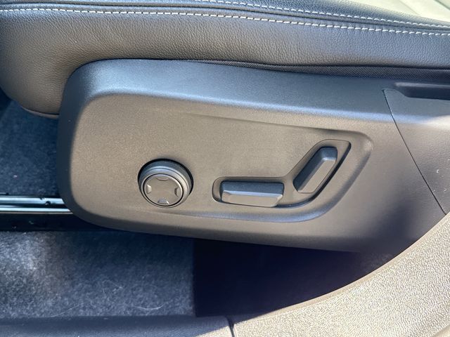 2026 Volvo XC40 Plus - Photo 13