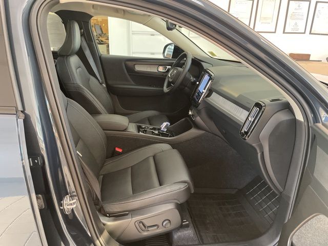 2026 Volvo XC40 Plus - Photo 12
