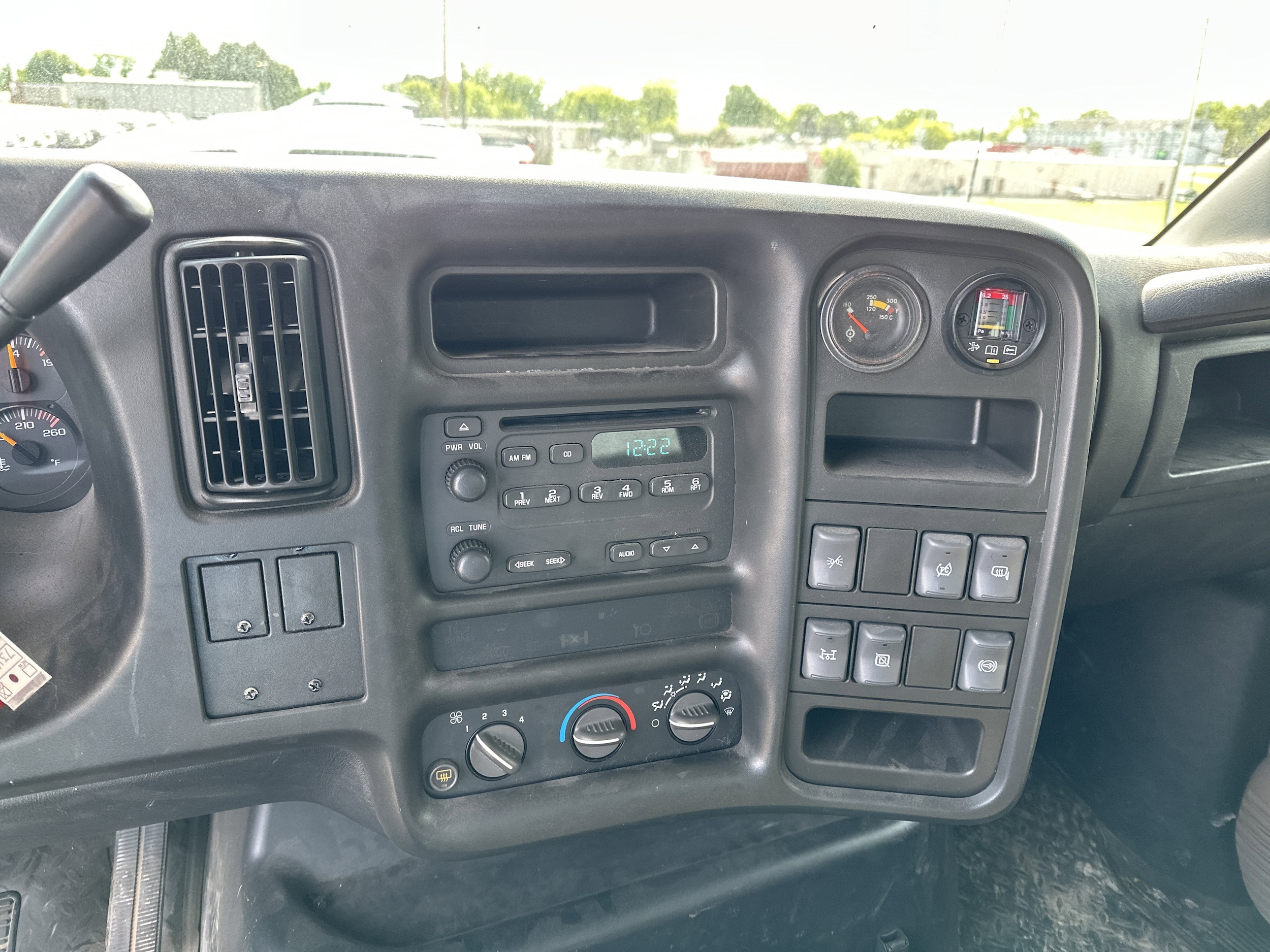 2004 GMC C6500 - Photo 68