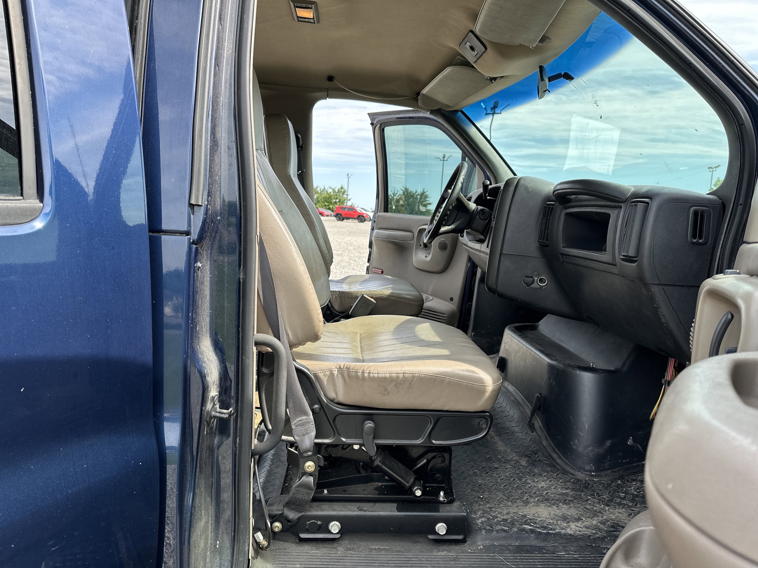 2004 GMC C6500 - Photo 26