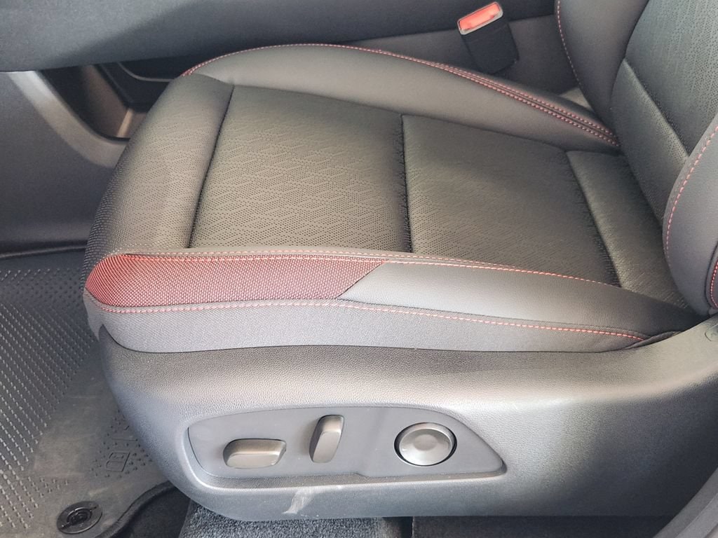 2027 Chevrolet Equinox RS - Photo 20