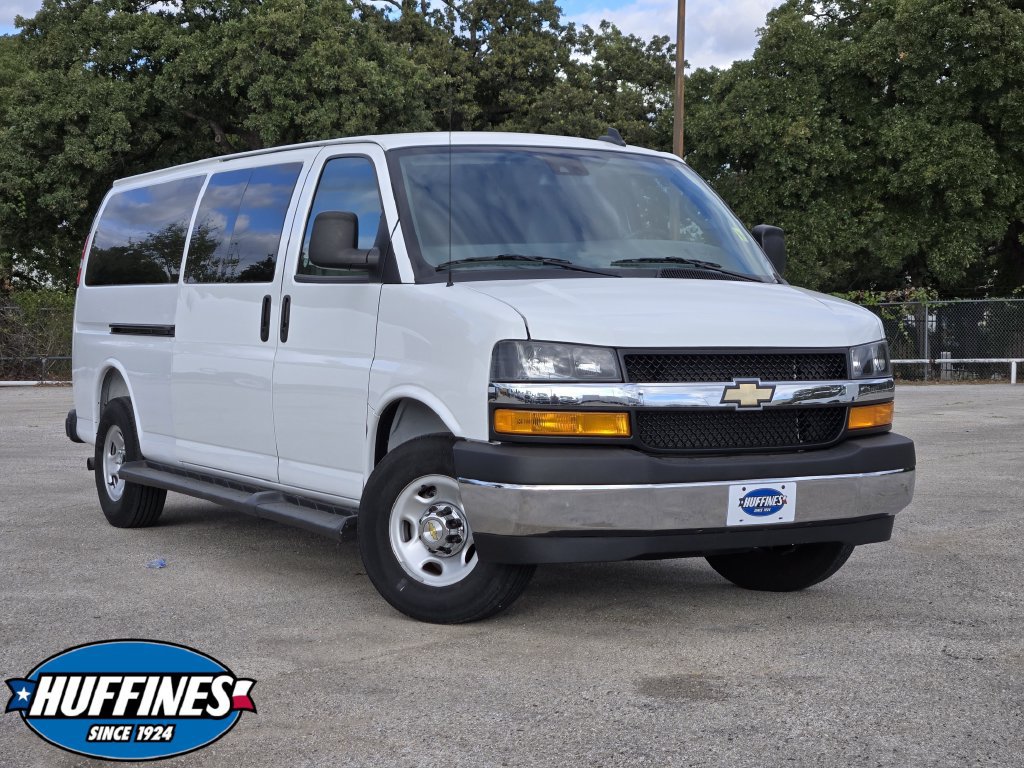 2025 Chevrolet Express Passenger