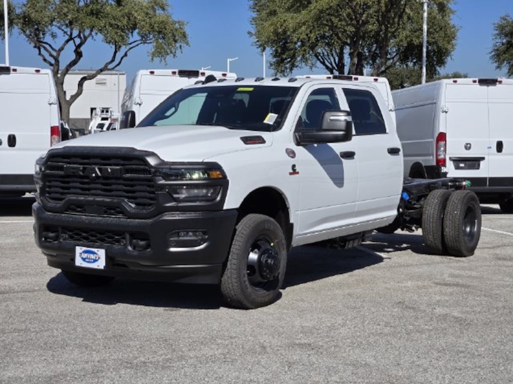 New 2027 Ram 3500 Chassis Cab TRADESMAN CREW 4X4 60' CA Pickup