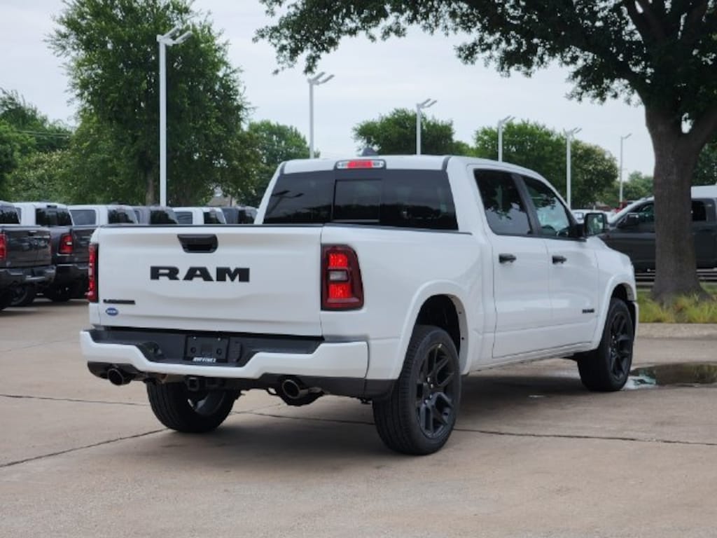 New 2026 Ram 1500 LARAMIE CREW CAB 4X2 5'7 BOX Pickup