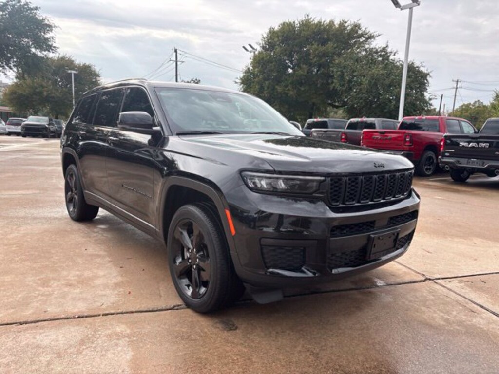 Used 2024 Jeep Grand Cherokee L Laredo SUV