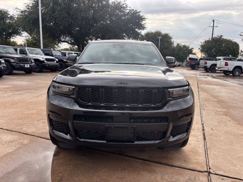 Used 2024 Jeep Grand Cherokee L Laredo SUV