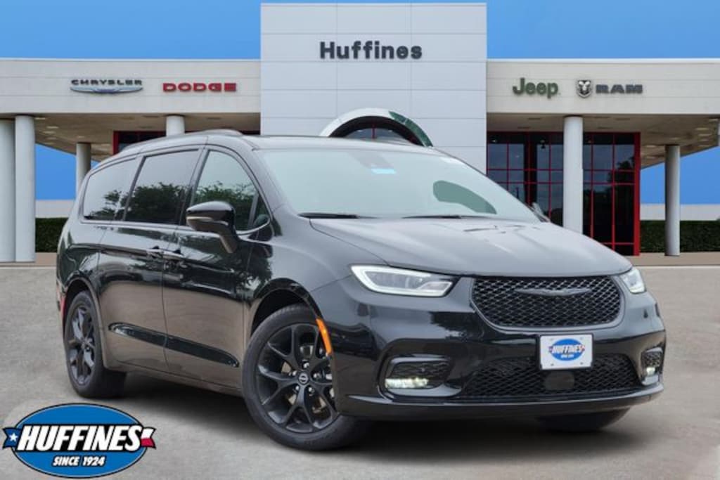 New 2026 Chrysler Pacifica LIMITED Passenger Van