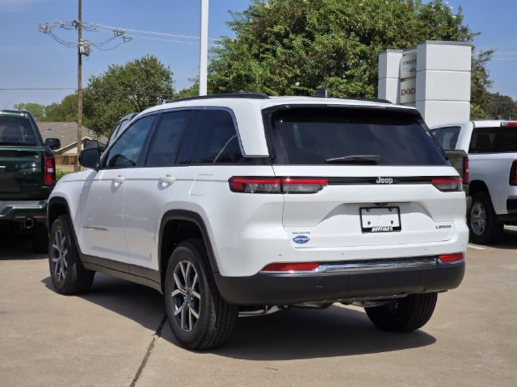 New 2027 Jeep Grand Cherokee LAREDO X 4X4 Sport Utility