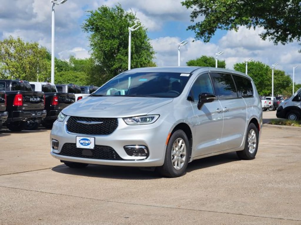 New 2026 Chrysler Pacifica SELECT Passenger Van