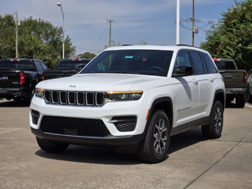 New 2027 Jeep Grand Cherokee LAREDO X 4X4 Sport Utility
