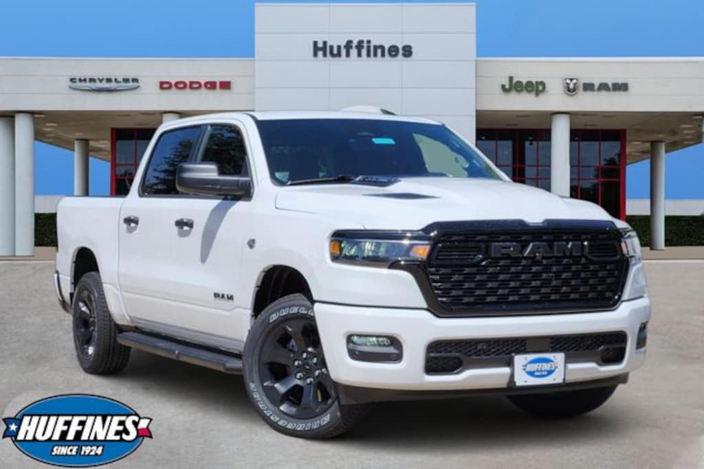 New 2026 Ram 1500 EXPRESS CREW CAB 4X4 5'7 BOX Pickup