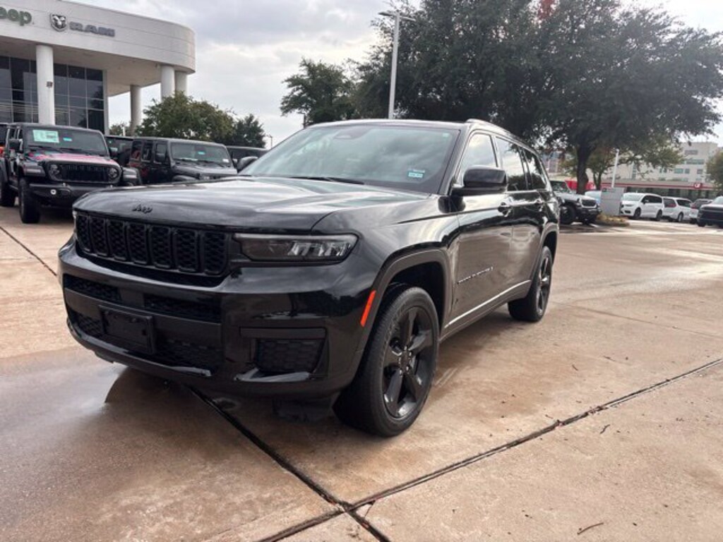 Used 2024 Jeep Grand Cherokee L Laredo SUV