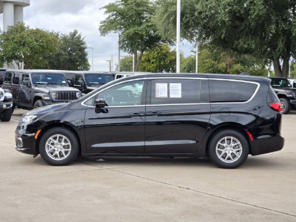 Certified 2025 Chrysler Pacifica Select Van Passenger Van