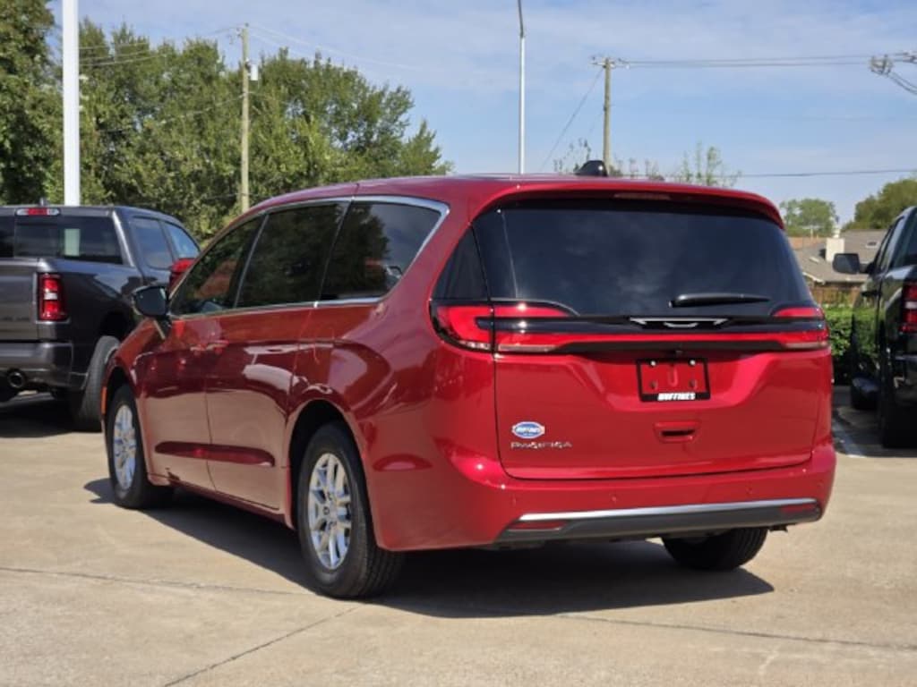 New 2027 Chrysler Pacifica SELECT Passenger Van