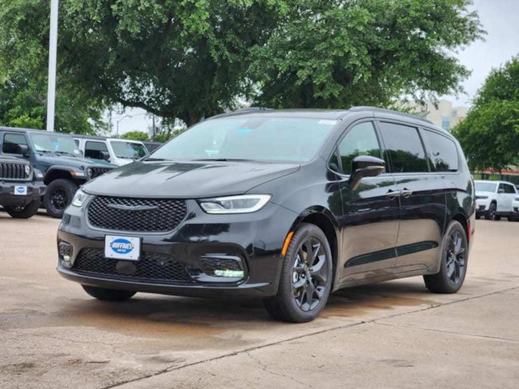 New 2026 Chrysler Pacifica LIMITED Passenger Van