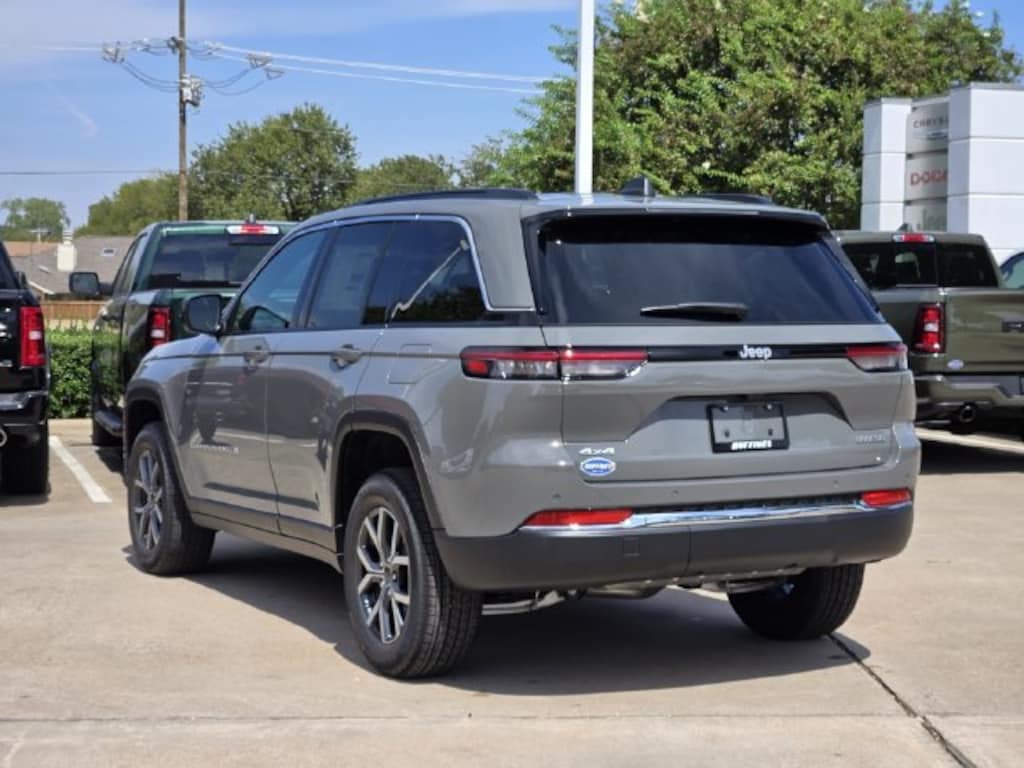 New 2027 Jeep Grand Cherokee LAREDO X 4X4 Sport Utility