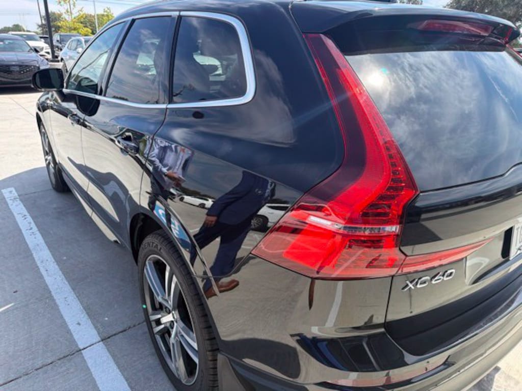 Used 2020 Volvo XC60 T5 Momentum SUV