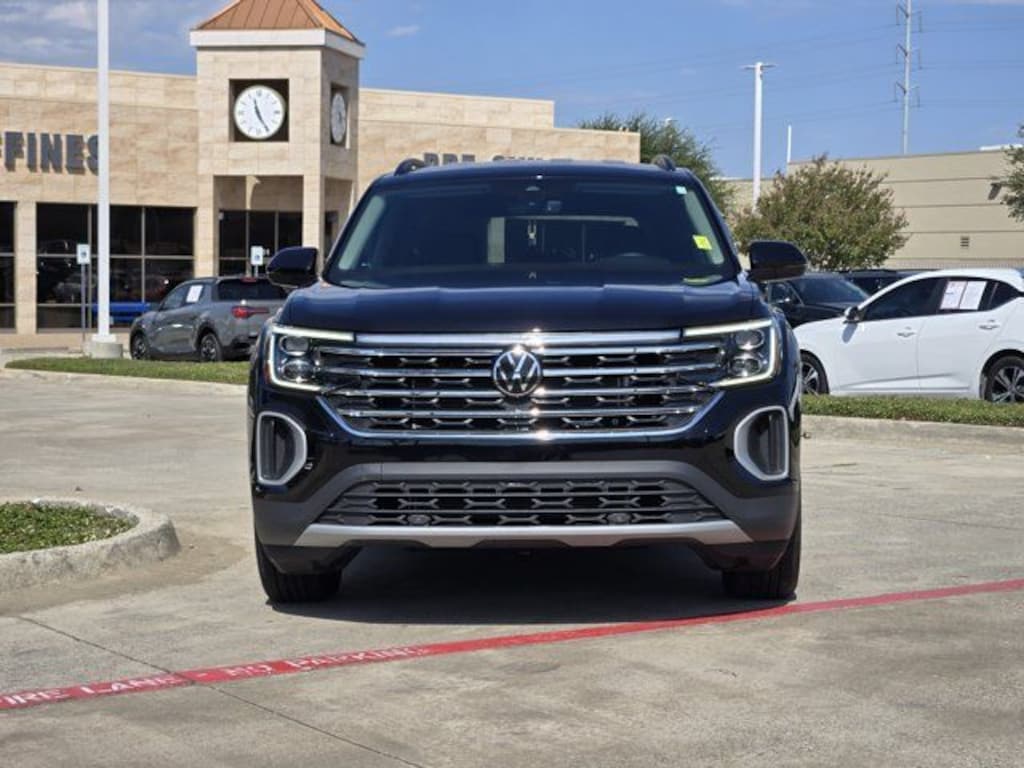 Used 2025 Volkswagen Atlas 2.0T SE SUV