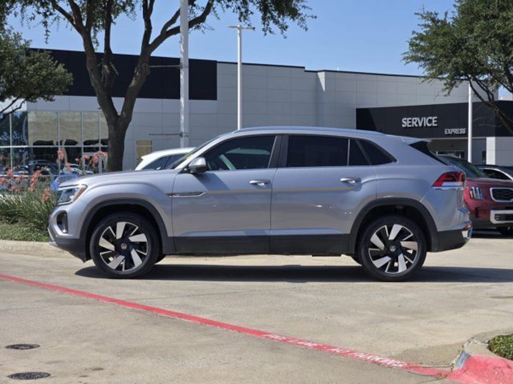 Used 2024 Volkswagen Atlas Cross Sport 2.0T SE w/Technology SUV