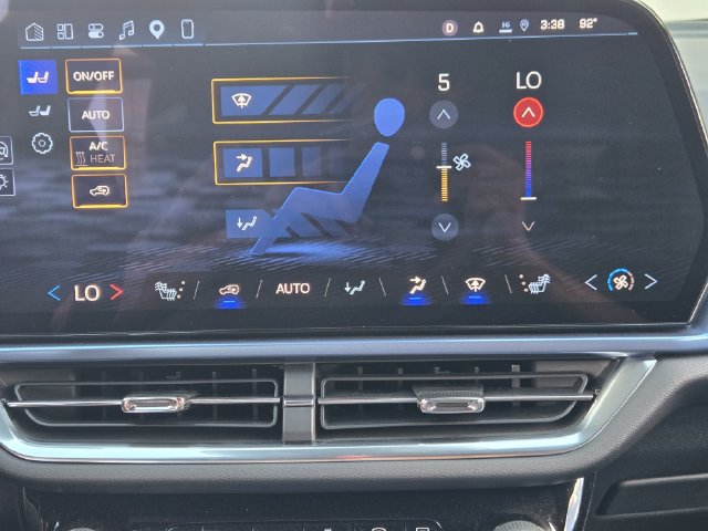 2024 Chevrolet Equinox EV LT - Photo 12