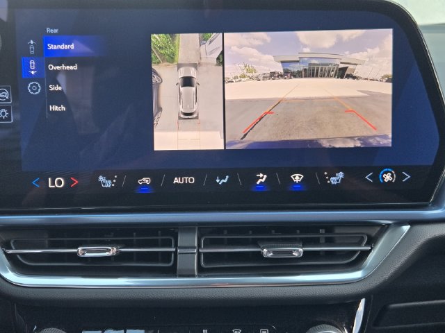 2024 Chevrolet Equinox EV LT - Photo 11