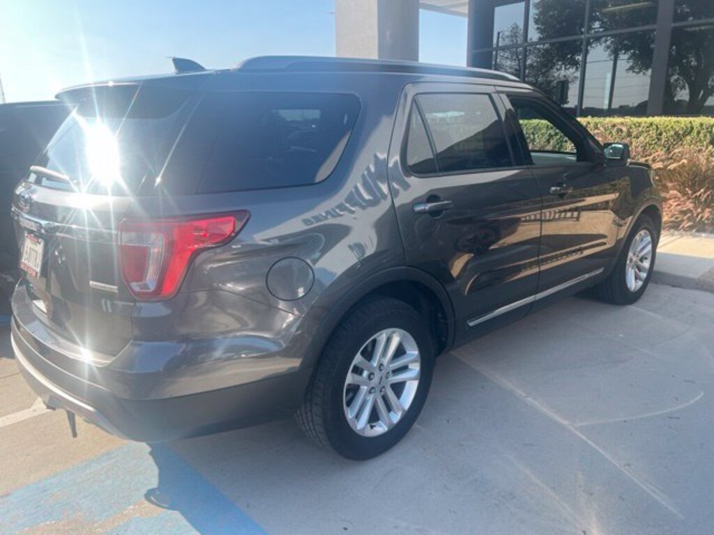 Used 2017 Ford Explorer XLT SUV