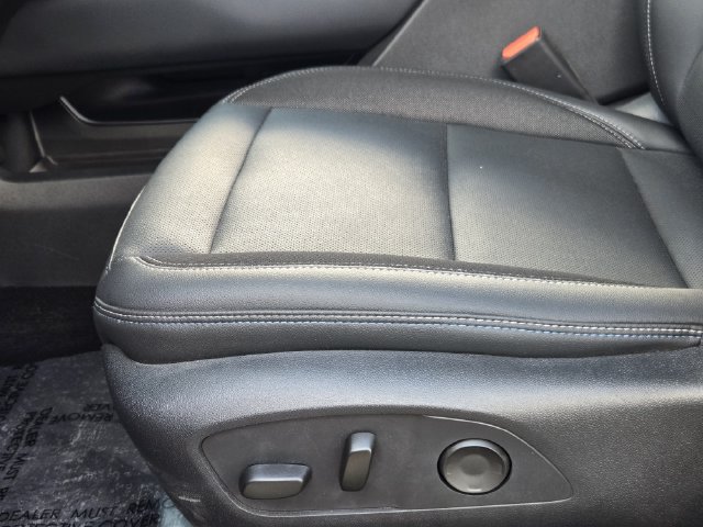 2024 Chevrolet Equinox EV LT - Photo 17
