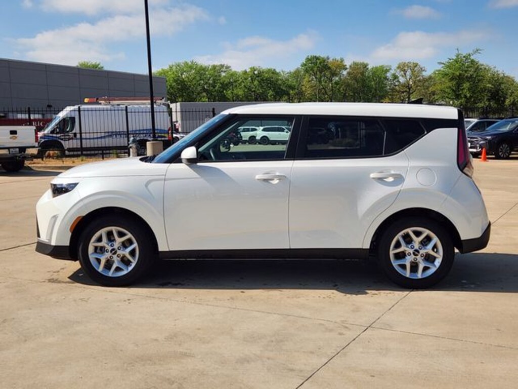 Certified 2025 Kia Soul Hatchback