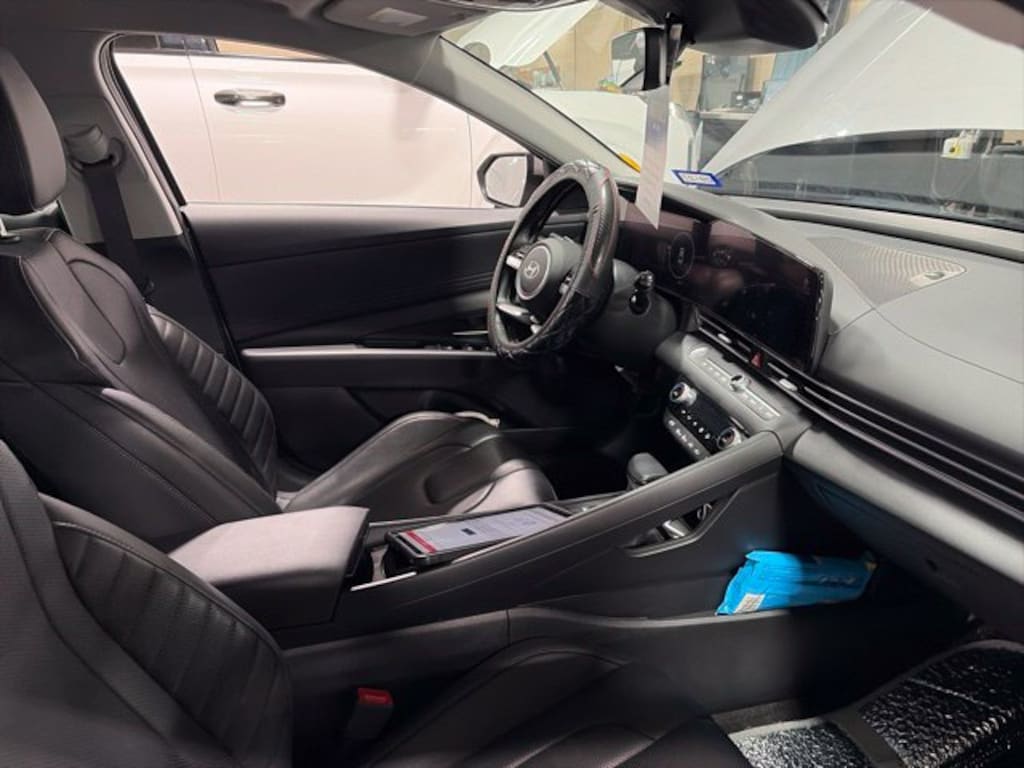 Used 2025 Hyundai Elantra Hybrid Limited Sedan