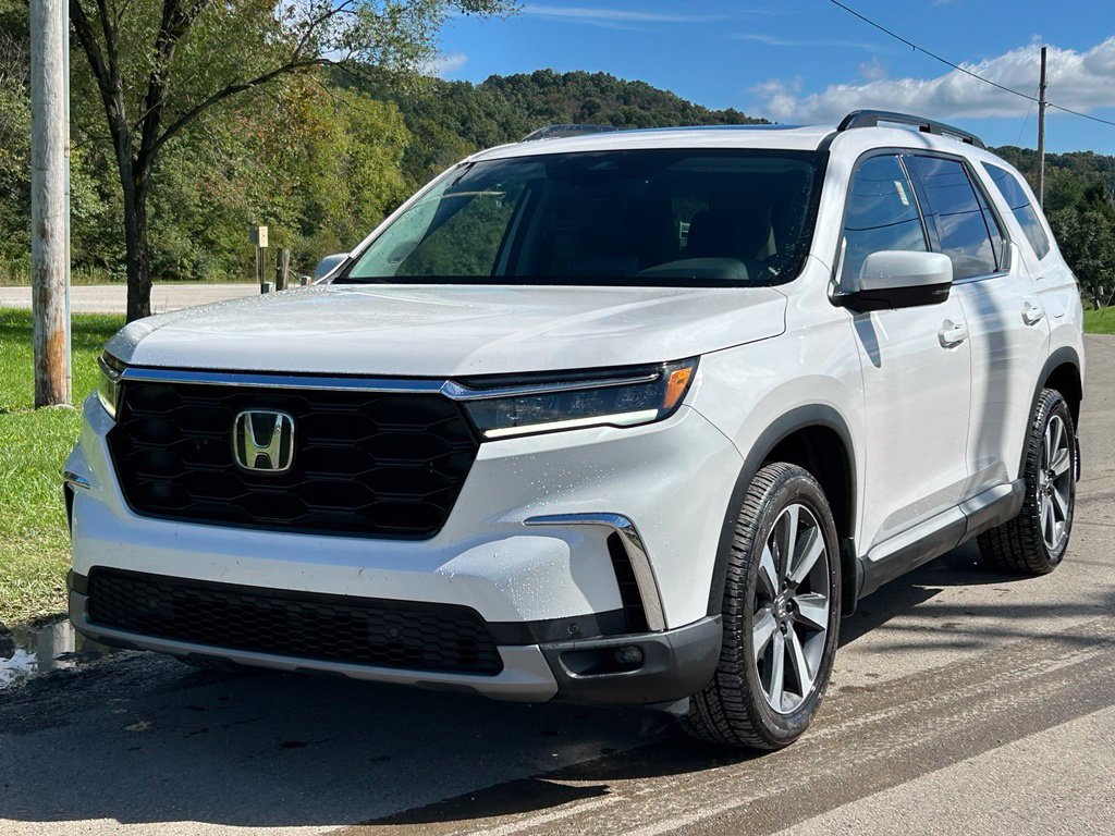 2025 Honda Pilot Touring SUV