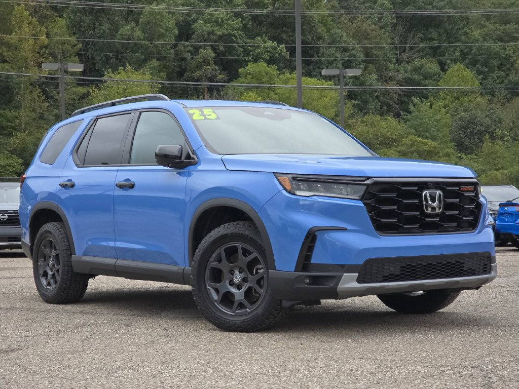 Used 2025 Honda Pilot TrailSport SUV