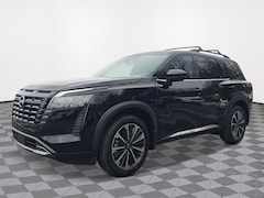 2026 Nissan Pathfinder Platinum SUV