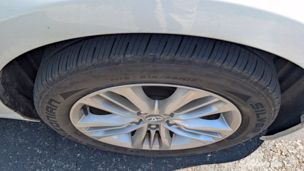 Used 2016 Toyota Camry SE Sedan